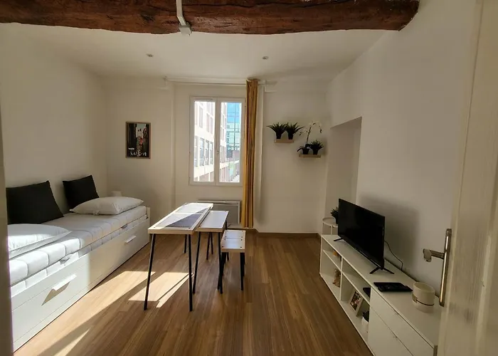 Studio Sur Le Port De Toulon