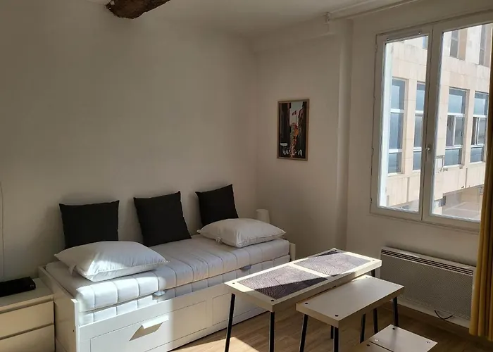 Studio Sur Le Port De Toulon